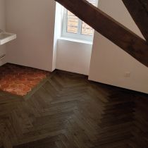 Parquet Bâtons Rompus Chêne Massif Vitrifié Foncé